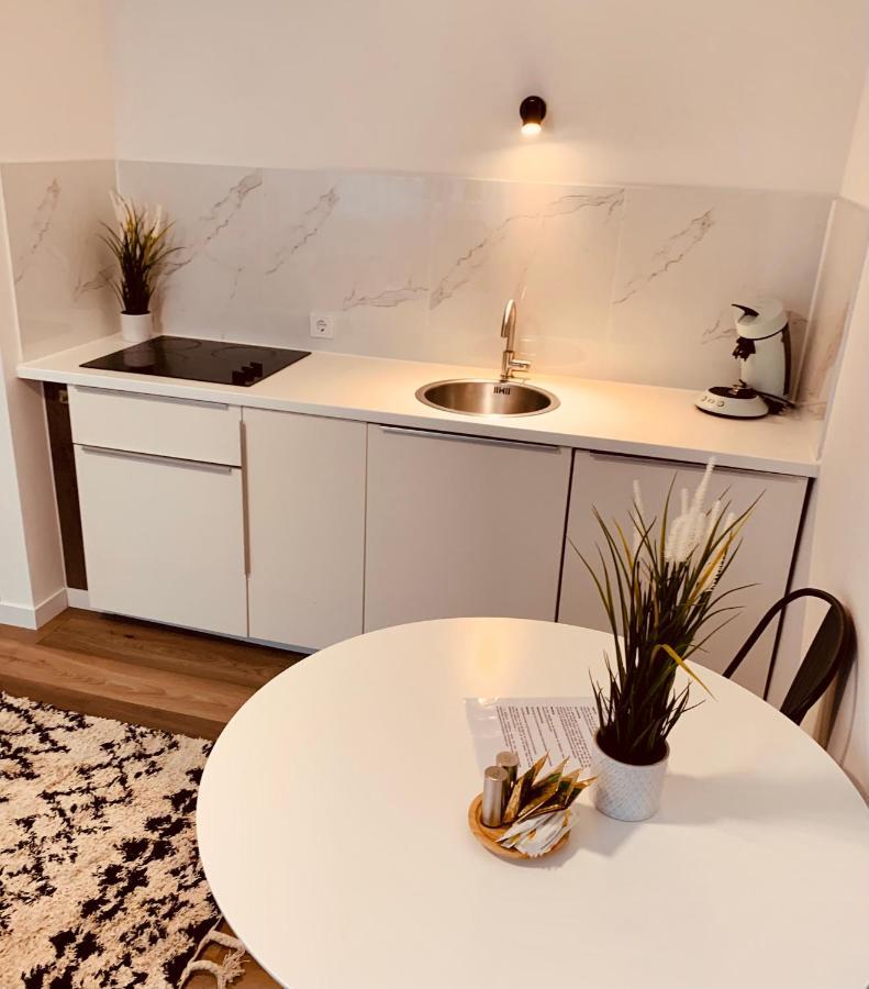 Gaestehaus Zur Uni Klinik Exklusives Apartment Mit Kueche Und Badezimmer Homburg  Buitenkant foto