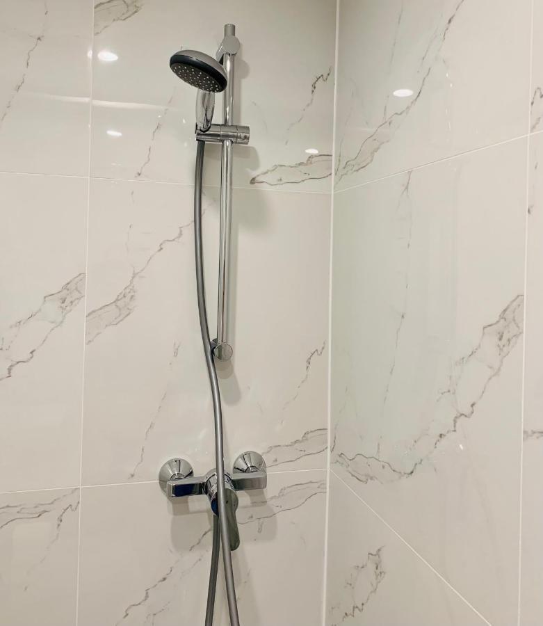 Gaestehaus Zur Uni Klinik Exklusives Apartment Mit Kueche Und Badezimmer Homburg  Buitenkant foto