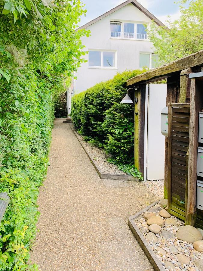 Gaestehaus Zur Uni Klinik Exklusives Apartment Mit Kueche Und Badezimmer Homburg  Buitenkant foto